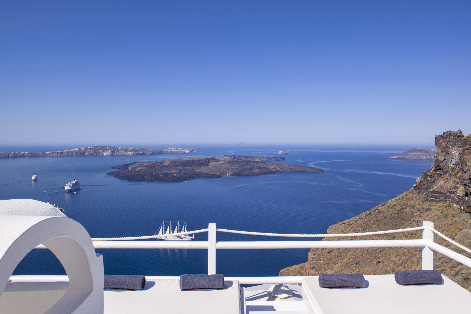 On The Rocks - Small Luxury Hotels Of The World (Adults Only) Imerovigli  Ngoại thất bức ảnh